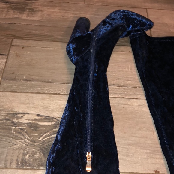 Thigh high boots - Picture 3 of 4